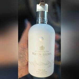 Molton Brown Milk Musk Body Lotion